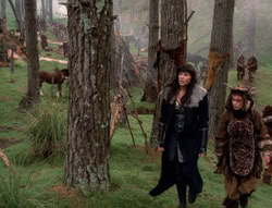 extant_XenaWarriorPrincess_5x05-ThemBonesThemBones_3459