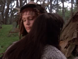 extant_XenaWarriorPrincess_5x05-ThemBonesThemBones_3487