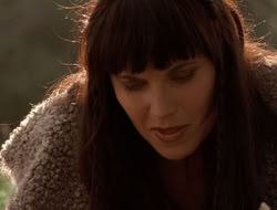 extant_XenaWarriorPrincess_5x07-BackInTheBottle_0004