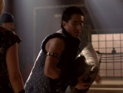 extant_XenaWarriorPrincess_5x07-BackInTheBottle_0801