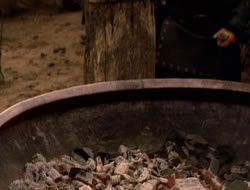 extant_XenaWarriorPrincess_5x07-BackInTheBottle_0913