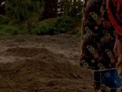 extant_XenaWarriorPrincess_5x07-BackInTheBottle_1361