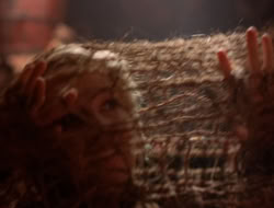 extant_XenaWarriorPrincess_5x07-BackInTheBottle_1930