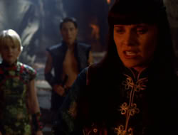 extant_XenaWarriorPrincess_5x07-BackInTheBottle_2283