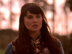 extant_XenaWarriorPrincess_5x07-BackInTheBottle_2788