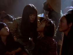 extant_XenaWarriorPrincess_5x07-BackInTheBottle_3427