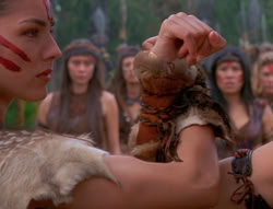 extant_XenaWarriorPrincess_6x01-ComingHome_02489