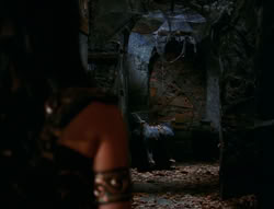 extant_XenaWarriorPrincess_6x02-TheHauntingOfAmphipolis_00213