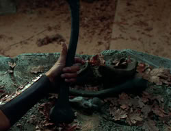 extant_XenaWarriorPrincess_6x02-TheHauntingOfAmphipolis_00609