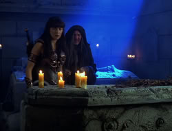 extant_XenaWarriorPrincess_6x02-TheHauntingOfAmphipolis_00979