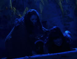 extant_XenaWarriorPrincess_6x02-TheHauntingOfAmphipolis_01224