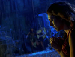 extant_XenaWarriorPrincess_6x02-TheHauntingOfAmphipolis_02169
