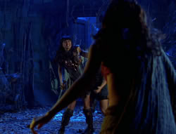 extant_XenaWarriorPrincess_6x02-TheHauntingOfAmphipolis_02175