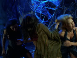 extant_XenaWarriorPrincess_6x02-TheHauntingOfAmphipolis_02197