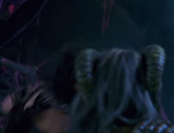 extant_XenaWarriorPrincess_6x02-TheHauntingOfAmphipolis_02489
