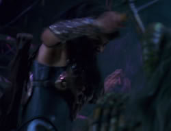 extant_XenaWarriorPrincess_6x02-TheHauntingOfAmphipolis_02490