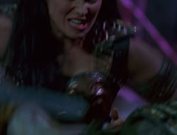 extant_XenaWarriorPrincess_6x02-TheHauntingOfAmphipolis_02533