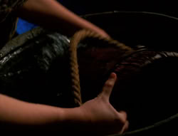 extant_XenaWarriorPrincess_6x02-TheHauntingOfAmphipolis_02726