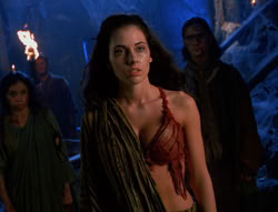 extant_XenaWarriorPrincess_6x02-TheHauntingOfAmphipolis_02846