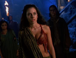 extant_XenaWarriorPrincess_6x02-TheHauntingOfAmphipolis_02849