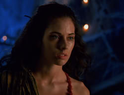 extant_XenaWarriorPrincess_6x02-TheHauntingOfAmphipolis_02870