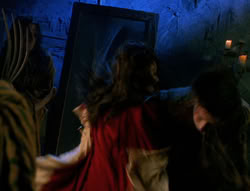 extant_XenaWarriorPrincess_6x02-TheHauntingOfAmphipolis_02935