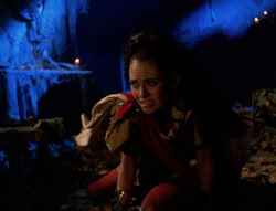 extant_XenaWarriorPrincess_6x02-TheHauntingOfAmphipolis_02976