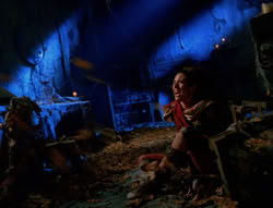 extant_XenaWarriorPrincess_6x02-TheHauntingOfAmphipolis_02994