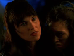 extant_XenaWarriorPrincess_6x02-TheHauntingOfAmphipolis_03127