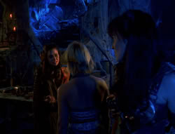extant_XenaWarriorPrincess_6x02-TheHauntingOfAmphipolis_03195