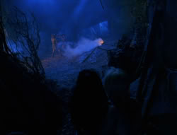 extant_XenaWarriorPrincess_6x02-TheHauntingOfAmphipolis_03396
