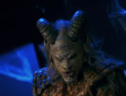 extant_XenaWarriorPrincess_6x02-TheHauntingOfAmphipolis_03483