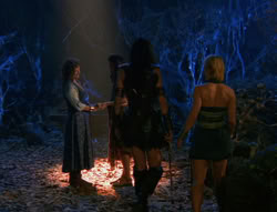 extant_XenaWarriorPrincess_6x02-TheHauntingOfAmphipolis_03553
