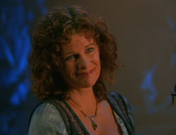 extant_XenaWarriorPrincess_6x02-TheHauntingOfAmphipolis_03583