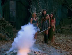 extant_XenaWarriorPrincess_6x02-TheHauntingOfAmphipolis_03644