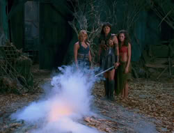 extant_XenaWarriorPrincess_6x02-TheHauntingOfAmphipolis_03645