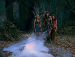extant_XenaWarriorPrincess_6x02-TheHauntingOfAmphipolis_03646
