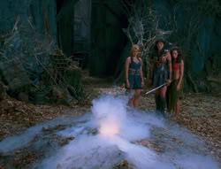 extant_XenaWarriorPrincess_6x02-TheHauntingOfAmphipolis_03650