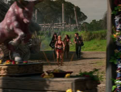 extant_XenaWarriorPrincess_6x04_WhosGurkhan_00023