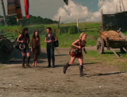 extant_XenaWarriorPrincess_6x04_WhosGurkhan_00038