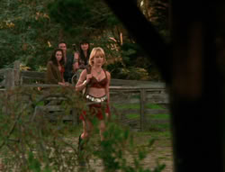 extant_XenaWarriorPrincess_6x04_WhosGurkhan_00098
