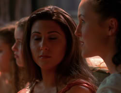 extant_XenaWarriorPrincess_6x04_WhosGurkhan_00923