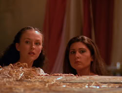 extant_XenaWarriorPrincess_6x04_WhosGurkhan_01043