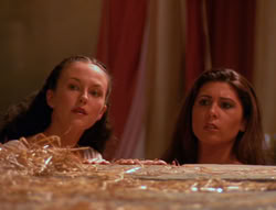 extant_XenaWarriorPrincess_6x04_WhosGurkhan_01138