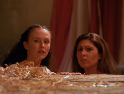 extant_XenaWarriorPrincess_6x04_WhosGurkhan_01218