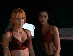 extant_XenaWarriorPrincess_6x04_WhosGurkhan_01303