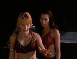 extant_XenaWarriorPrincess_6x04_WhosGurkhan_01318