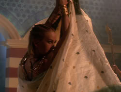 extant_XenaWarriorPrincess_6x04_WhosGurkhan_01861