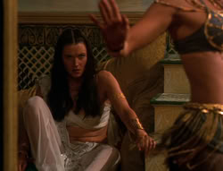 extant_XenaWarriorPrincess_6x04_WhosGurkhan_01972