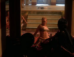 extant_XenaWarriorPrincess_6x04_WhosGurkhan_01980